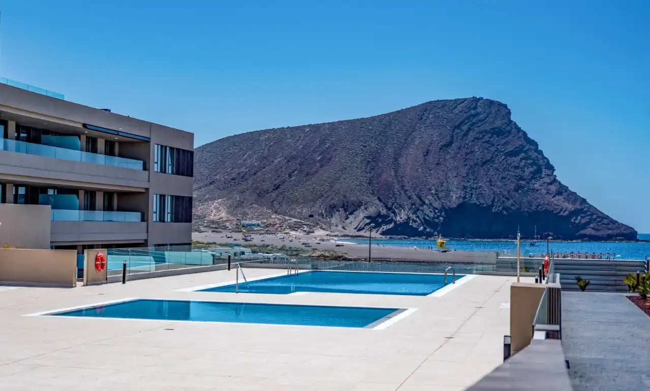 Schwimmbecken von Wohnung zum Verkauf in Granadilla de Abona mit Klimaanlage, Privatgarten und Terrasse