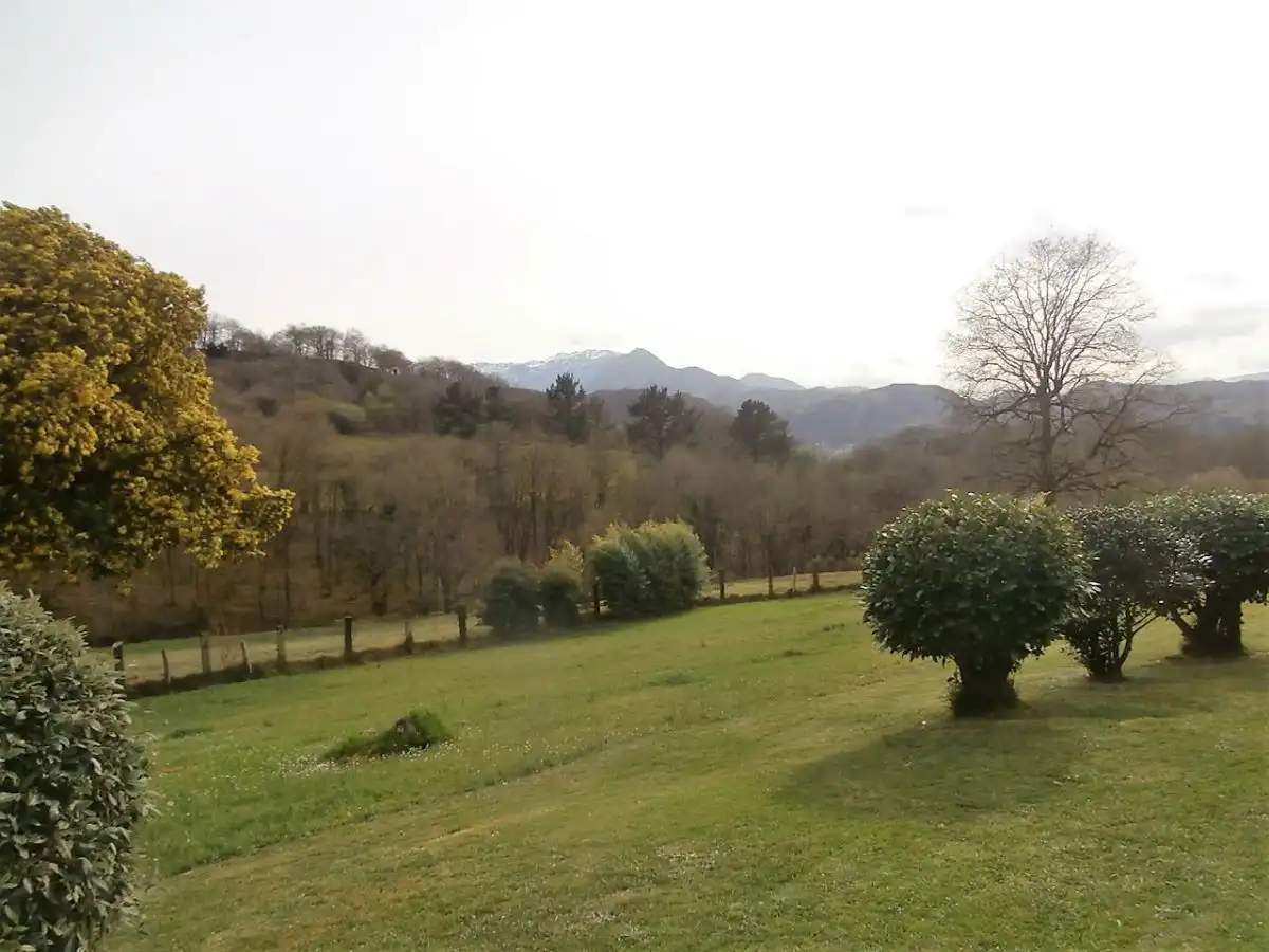 Jardí de Casa o xalet en venda en Oviedo  amb Calefacció, Jardí privat i Terrassa