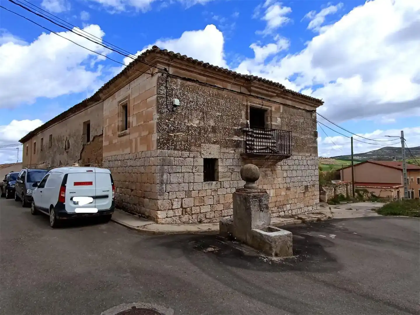 Vista exterior de Casa o xalet en venda en Valles de Palenzuela, Burgos