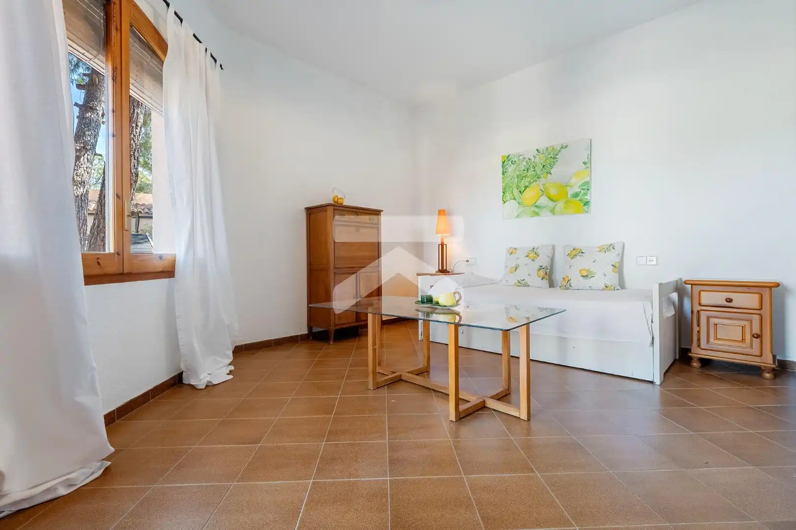 Sala d'estar de Finca rústica en venda en El Molar (Tarragona) amb Aire condicionat, Calefacció i Jardí privat
