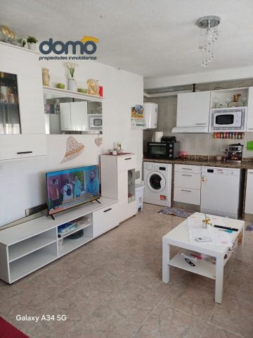 Cuina de Apartament de lloguer en  Almería Capital amb Moblat, Forn i Rentadora