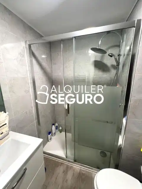 Badezimmer von Wohnung zur Miete in Aranjuez mit Klimaanlage, Heizung und Terrasse