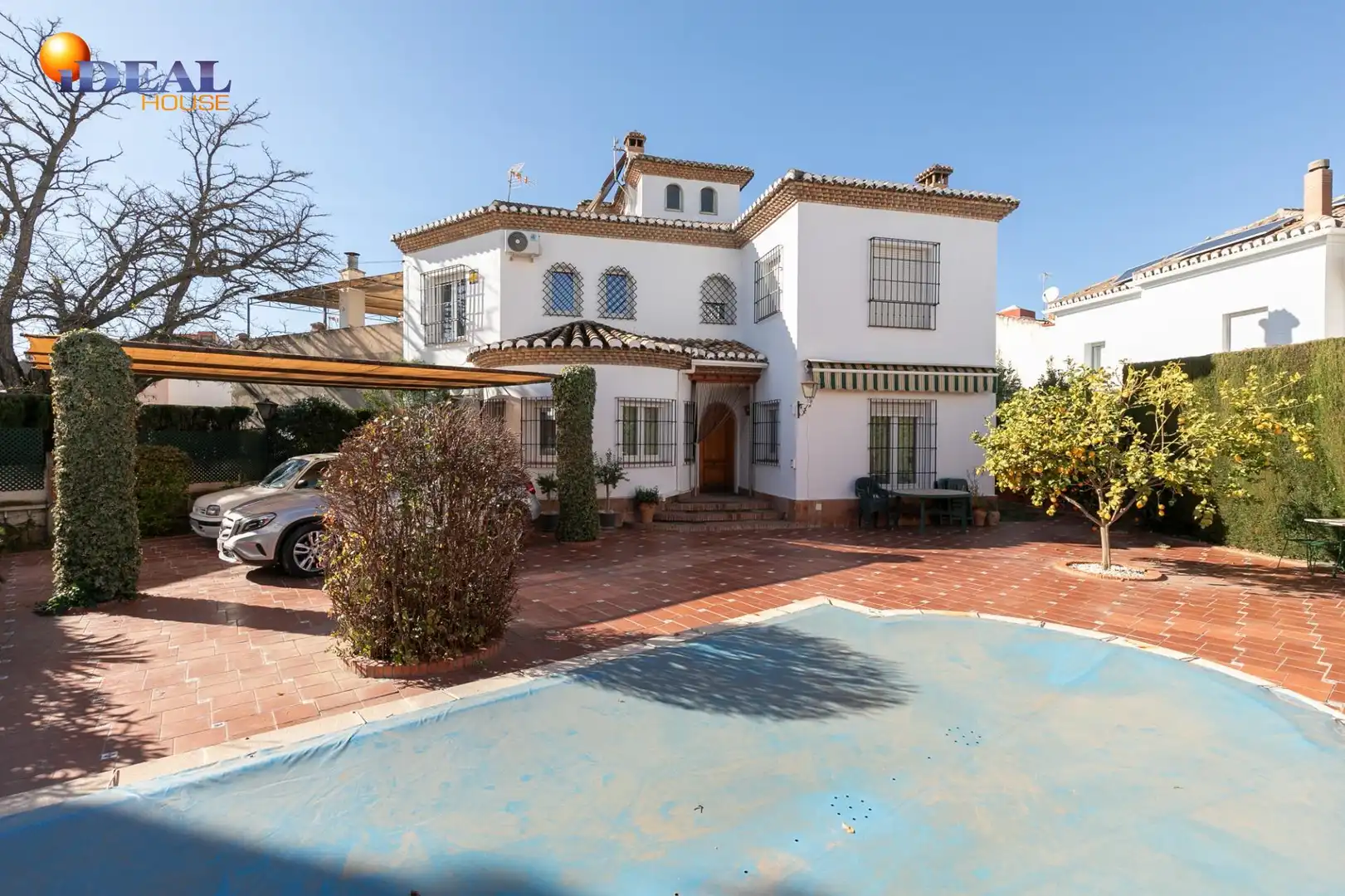 Exterior view of Houses for sale in Granada