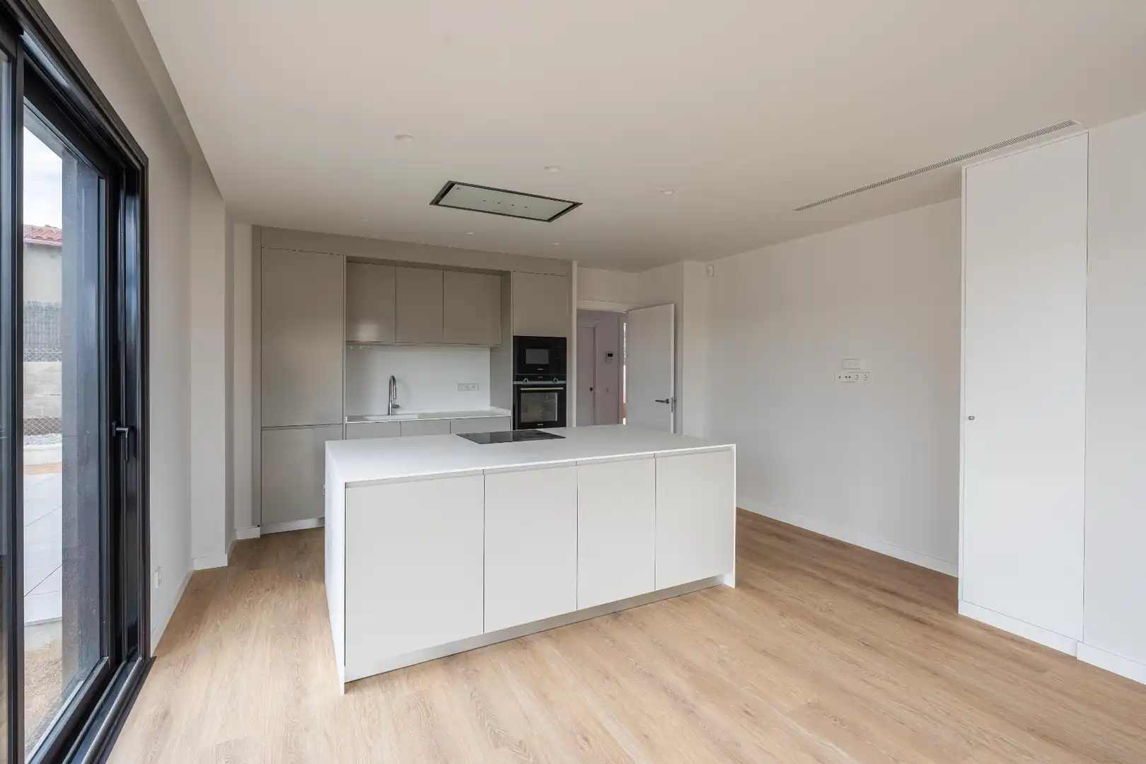 Küche von Haus oder Chalet zum Verkauf in Palamós mit Klimaanlage, Heizung und Privatgarten