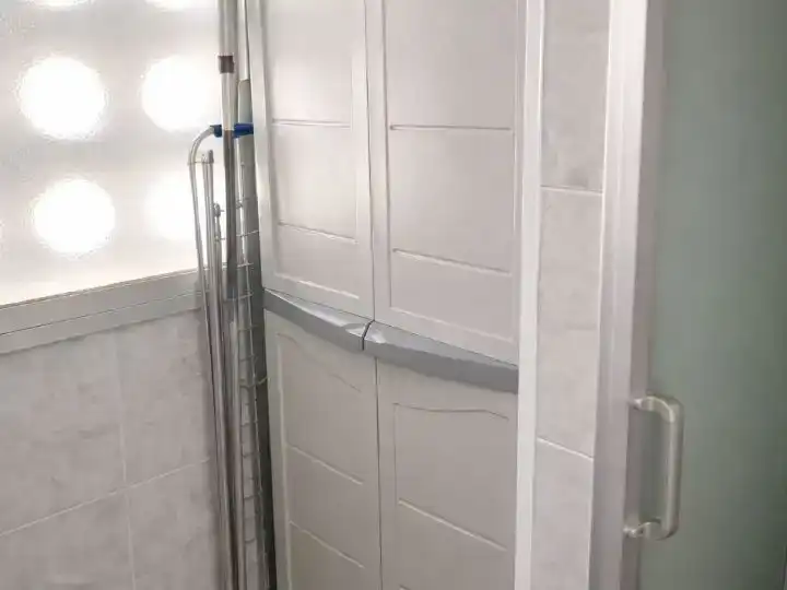 Badezimmer von Wohnung zum Verkauf in Badalona mit Klimaanlage