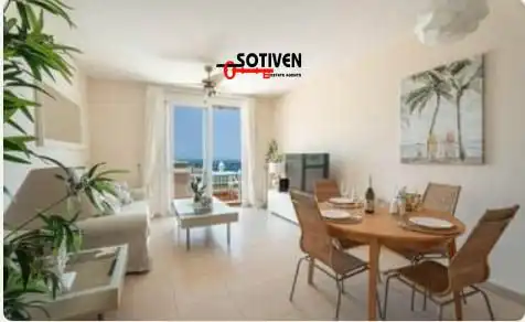 Apartamento con piscina en alquiler en Costa Adeje, imagen 2