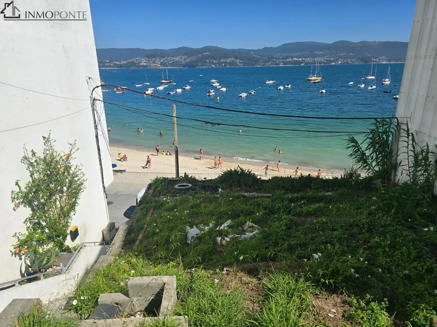 Vista exterior de Casa o xalet en venda en Poio amb Jardí privat
