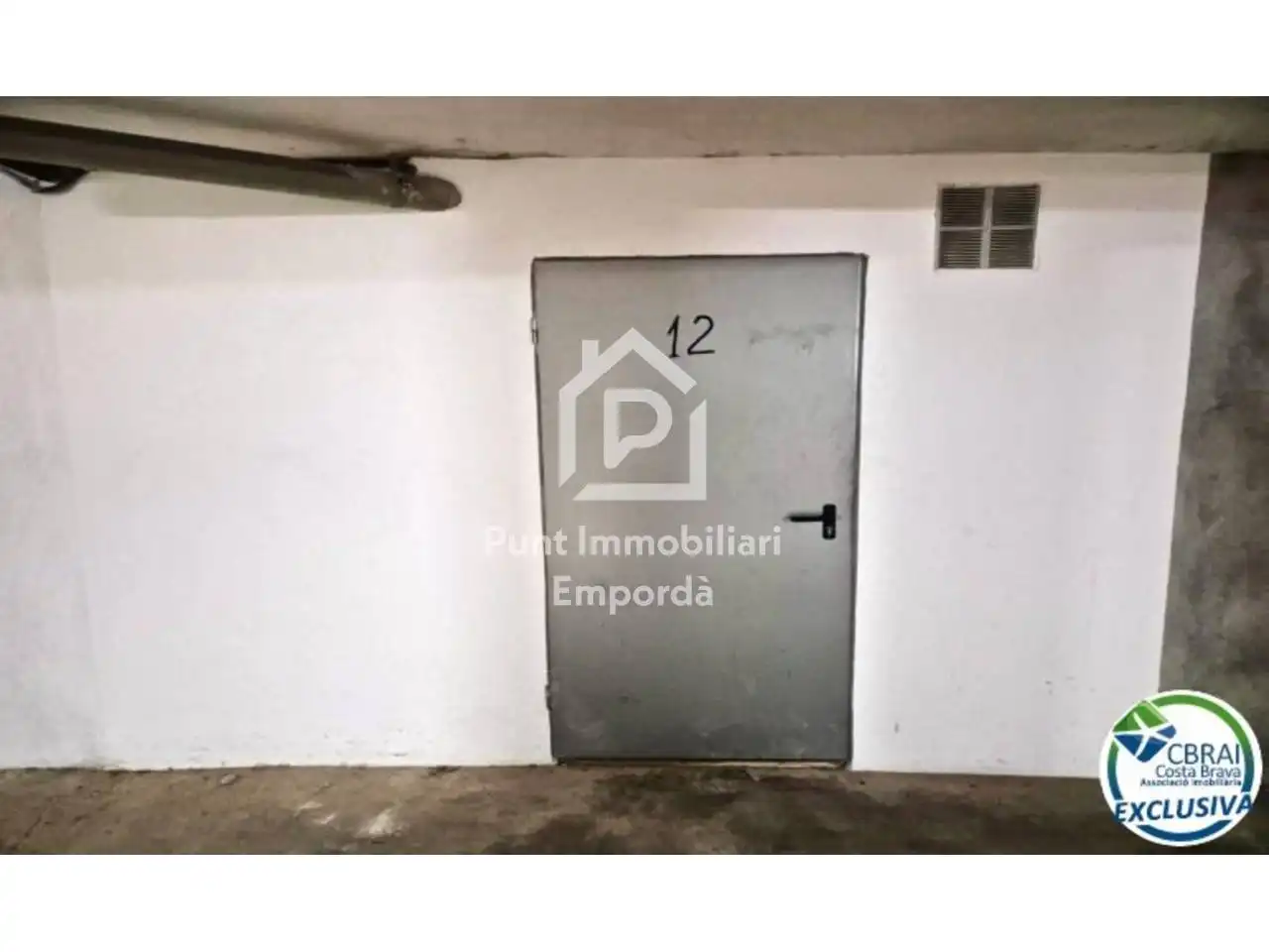 Parkplatz von Lagerraum zum Verkauf in Roses