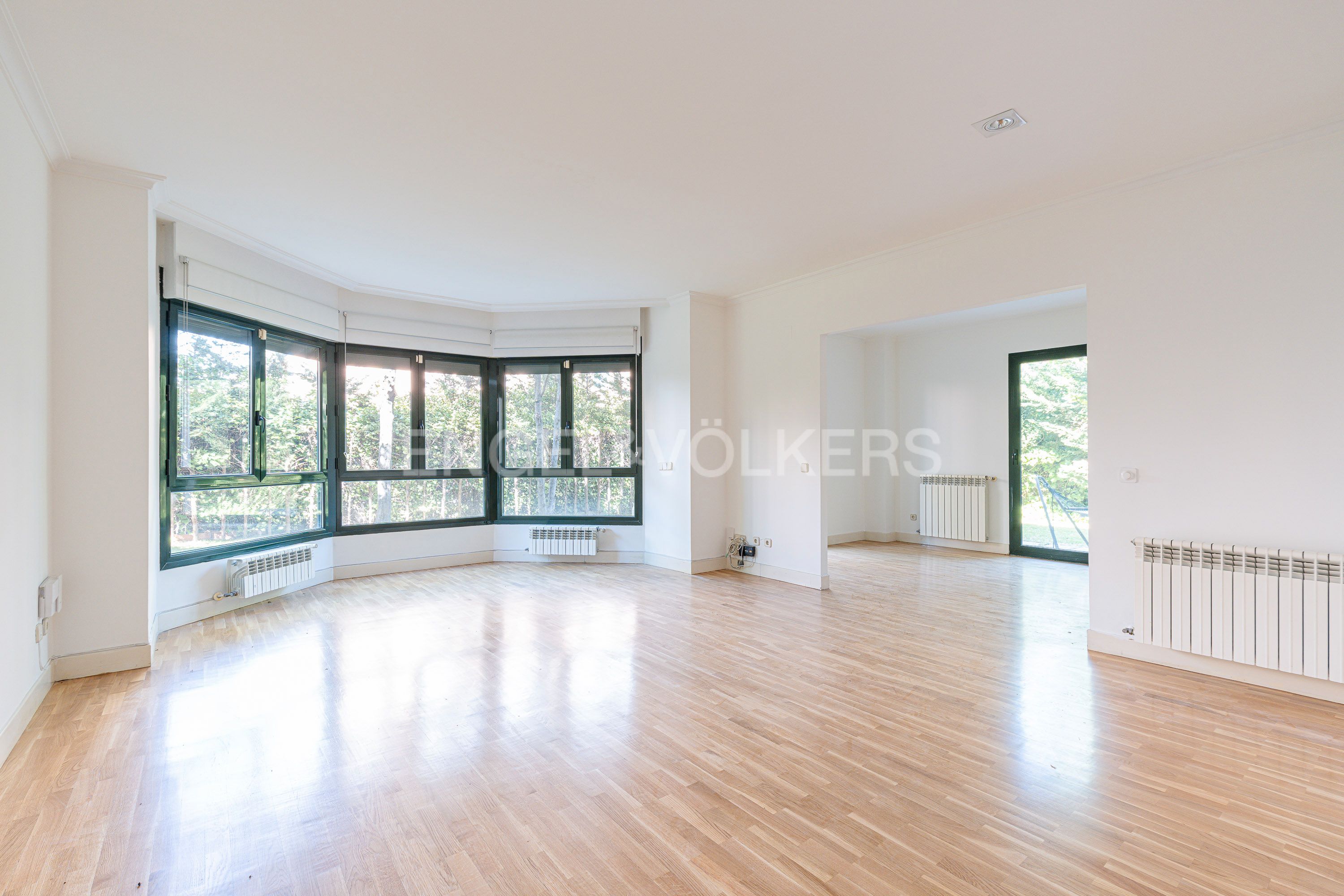 Exterior view of Apartment for sale in  Madrid Capital  with Air Conditioner, Heating and Private garden