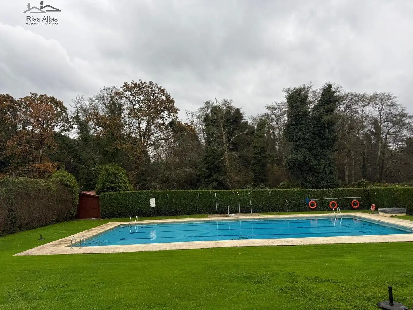 Piscina de Casa o chalet en venta en Oleiros con Calefacción, Jardín privado y Trastero