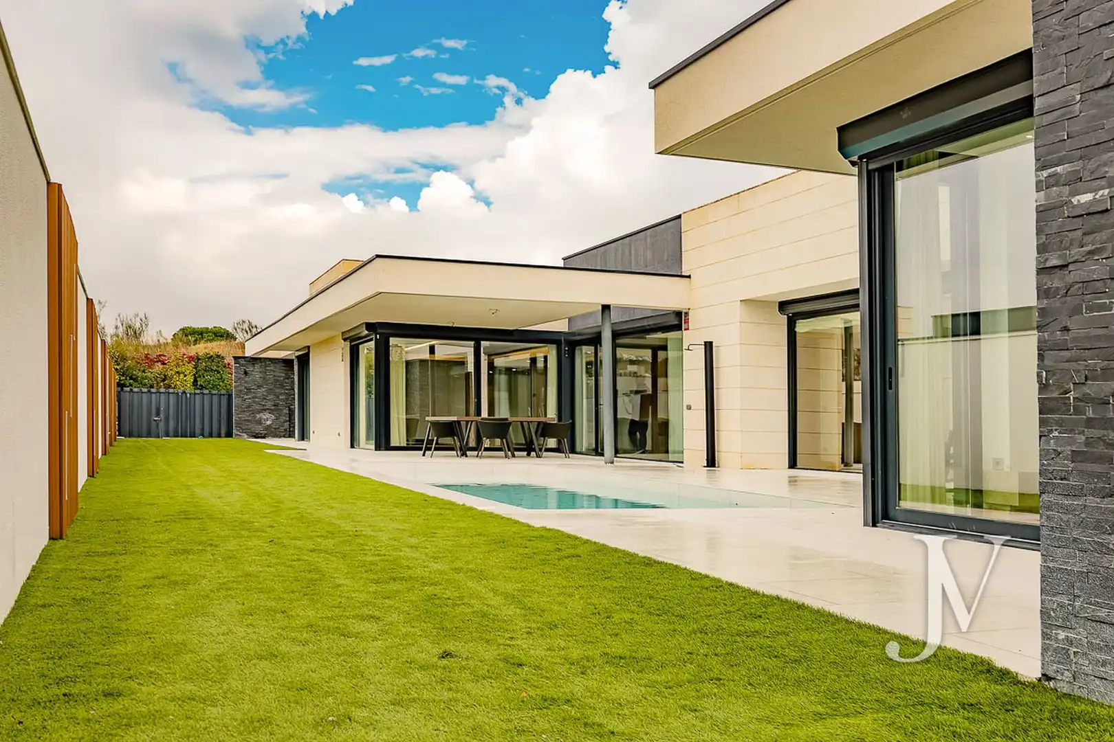 Vista exterior de Casa o chalet en venta en Boadilla del Monte con Aire acondicionado, Calefacción y Jardín privado