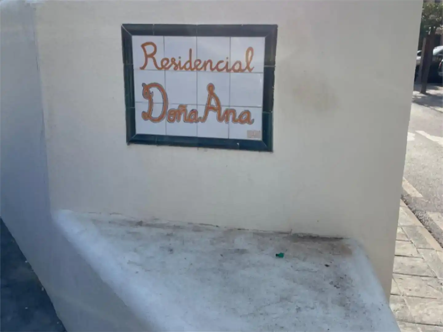 Vista exterior de Casa adosada en venda en Estepona amb Aire condicionat, Piscina i Balcó