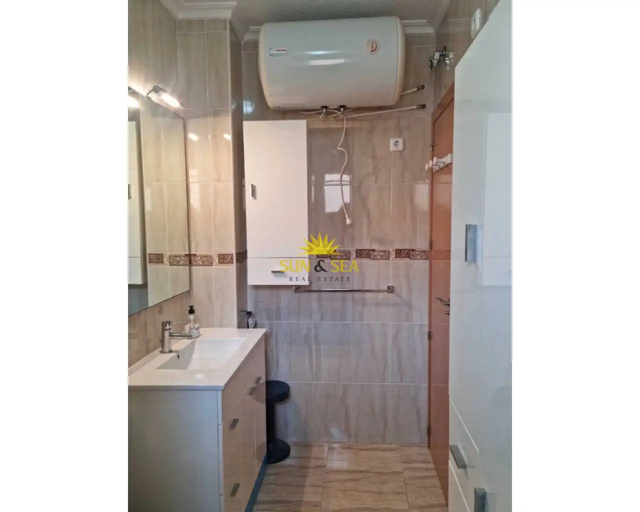 Baño de Apartamento de alquiler en Cartagena con Aire acondicionado, Calefacción y Amueblado