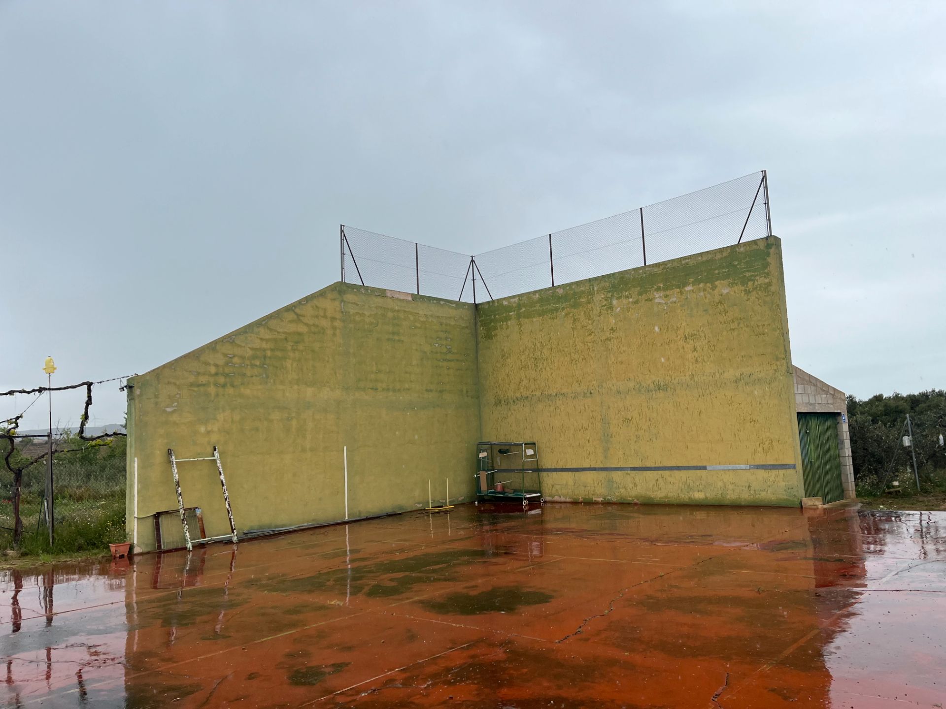 Exterior view of Country house for sale in Muel  with Private garden, Storage room and Swimming Pool