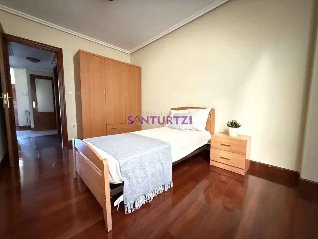 Bedroom of Flat for sale in Santurtzi   with Heating, Terrace and Furnished