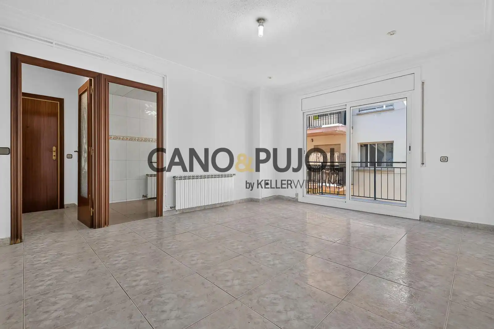 Sala de estar de Piso en venta en Palau-solità i Plegamans con Calefacción y Terraza
