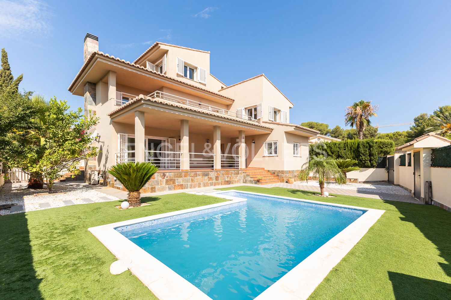 Vista exterior de Casa o chalet de alquiler en Godella con Calefacción, Jardín privado y Terraza