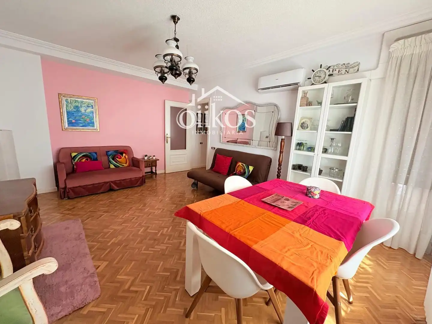 Sala d'estar de Pis en venda en Salamanca amb Calefacció, Parquet i Terrassa