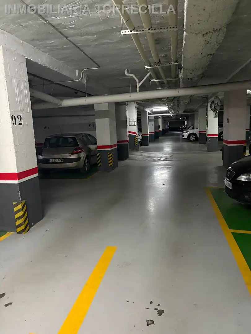 Aparcament de Pis en venda en Valladolid amb Calefacció, Parquet i Terrassa