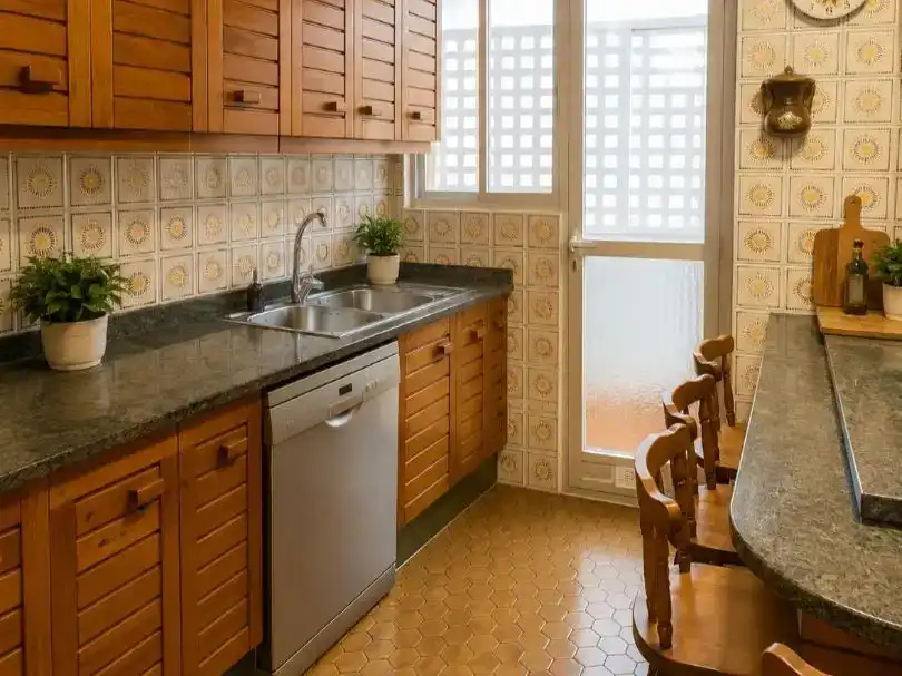 Cocina de Piso en venta en Vigo  con Jardín privado, Trastero y Amueblado