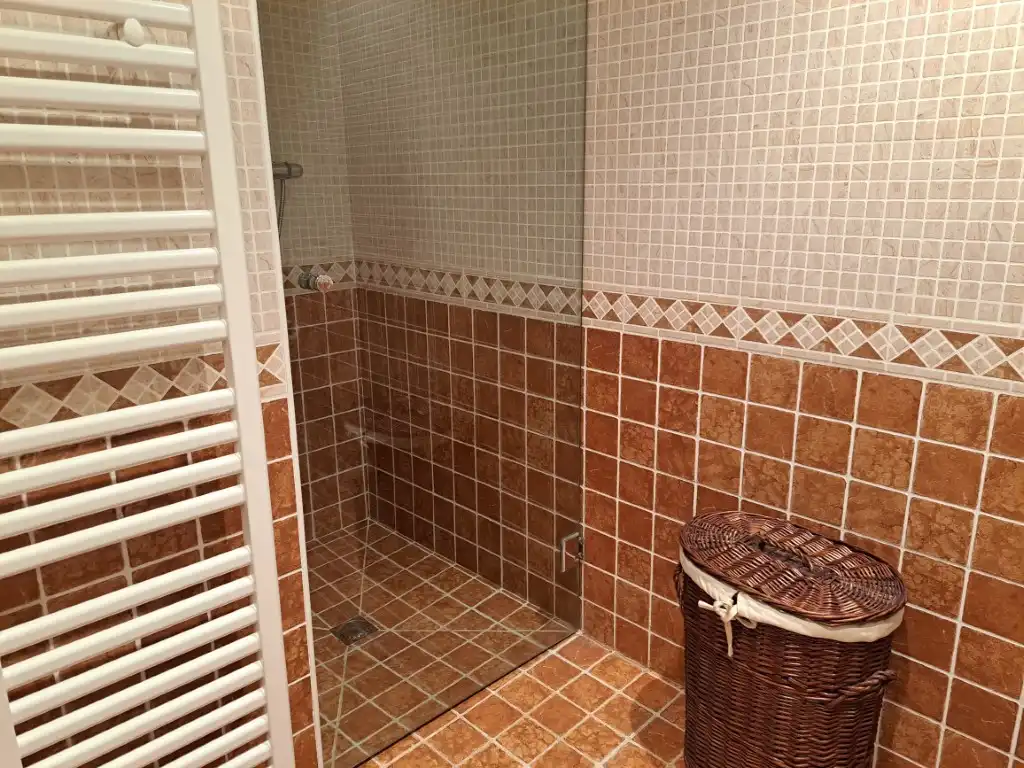 Baño de Dúplex en venta en Alp con Calefacción, Trastero y Amueblado