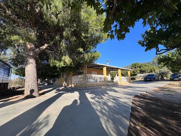 Country house with pool for sale in Peña Rubia