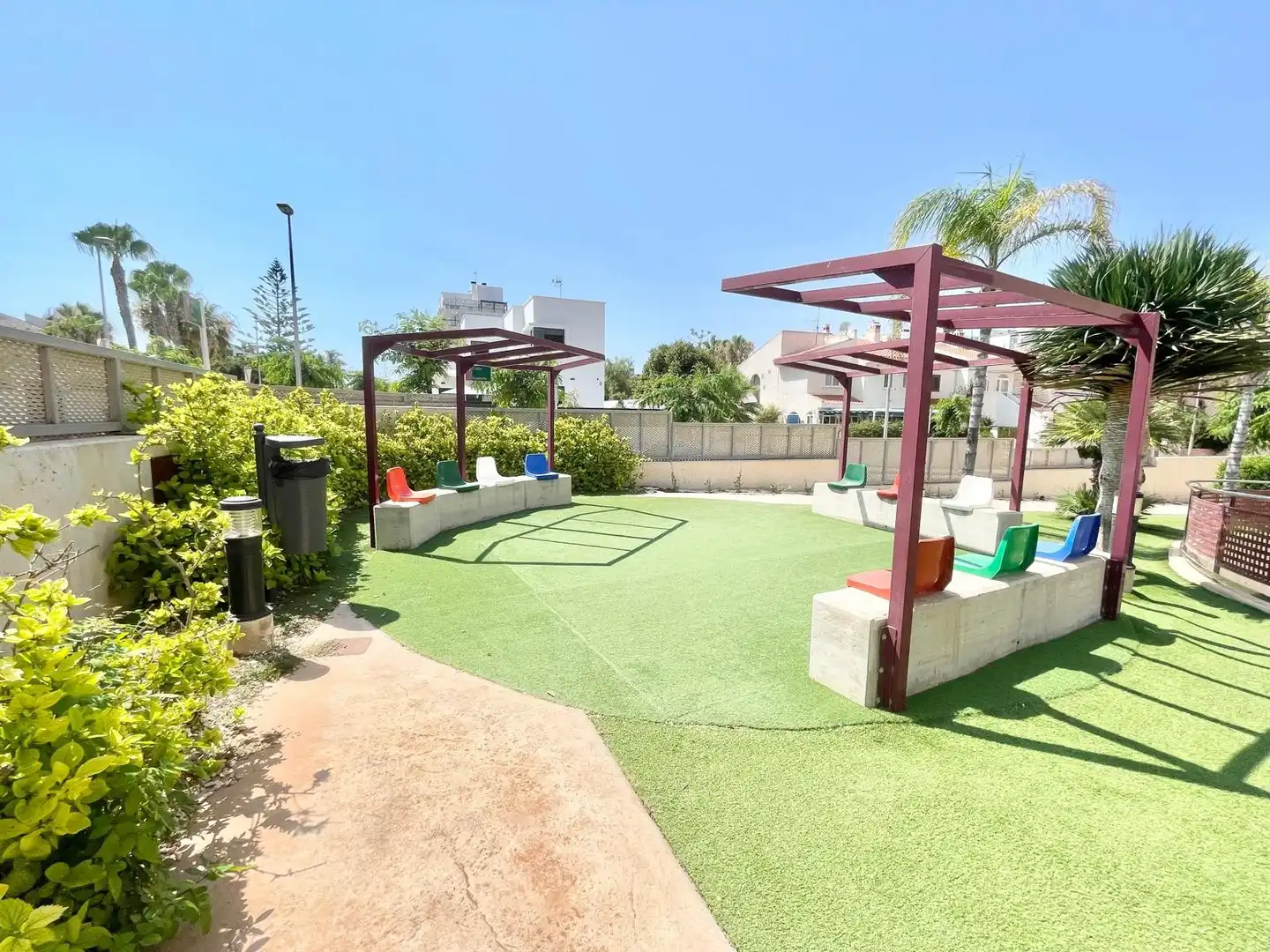 Terraza de Apartamento de alquiler en Pilar de la Horadada con Piscina, Amueblado y Lavadora