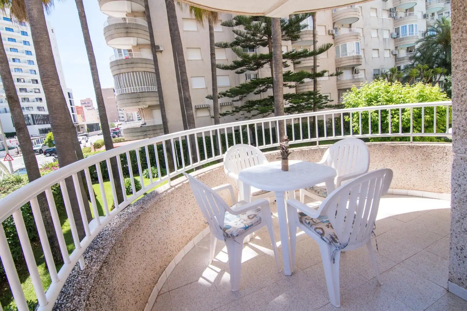 Terrasse von Wohnungen zum Verkauf in Gandia mit Klimaanlage, Privatgarten und Terrasse