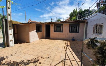 Vista exterior de Casa o xalet en venda en Nigrán amb Jardí privat