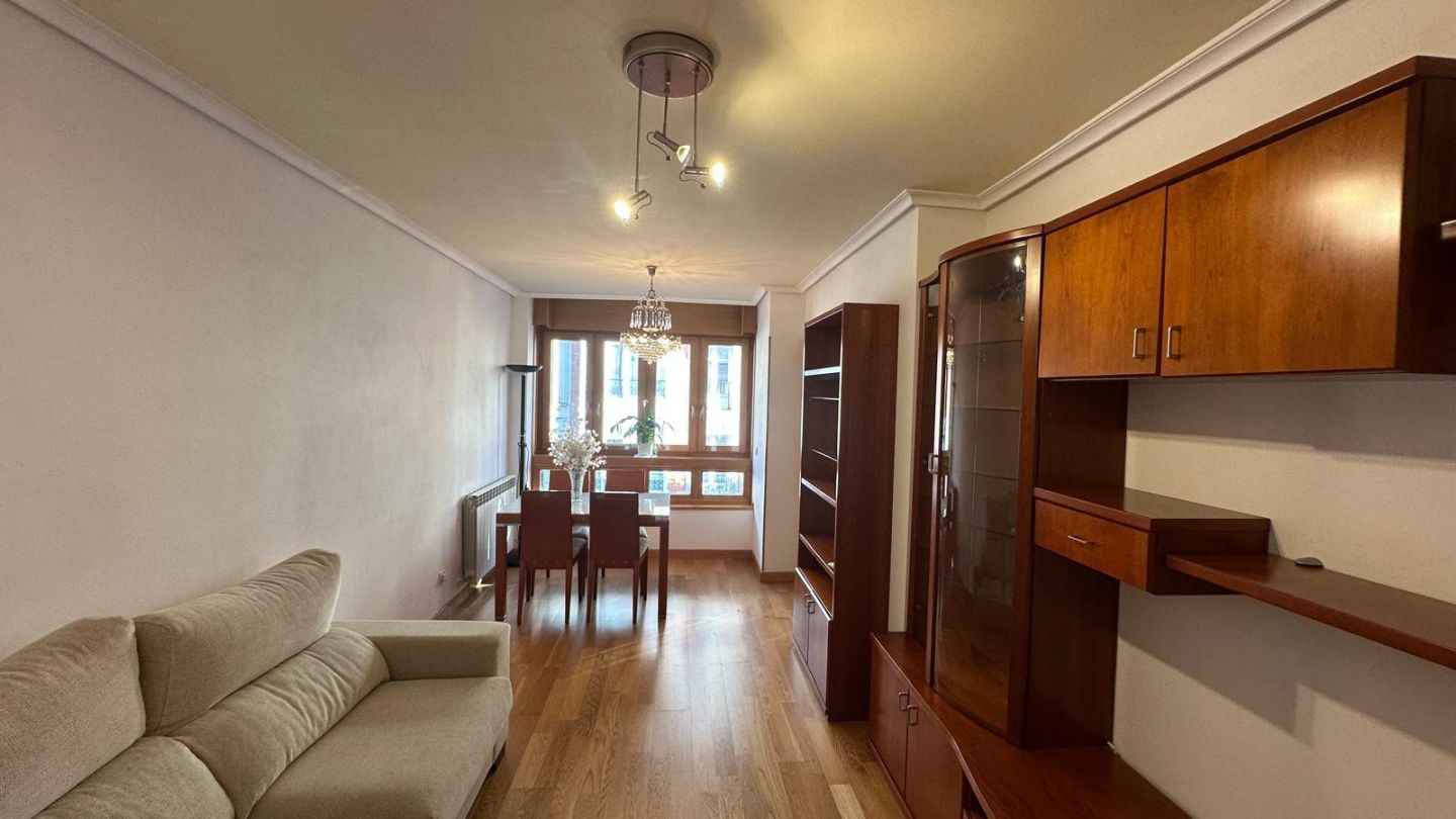 Vista exterior de Pis en venda en Vitoria - Gasteiz amb Calefacció, Traster i Moblat