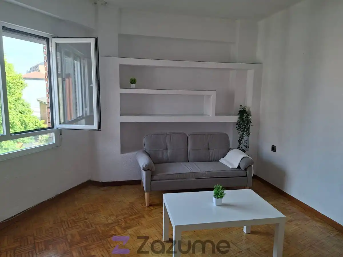 Living room of Flat for rent in Ponferrada  with Heating, Parquet flooring and Furnished