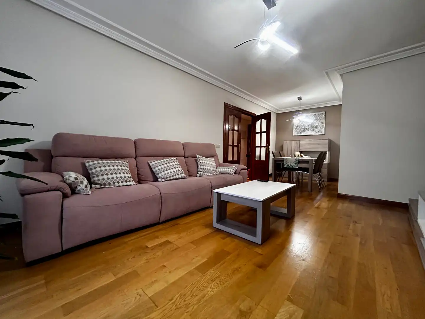 Sala d'estar de Pis en venda en Ávila amb Calefacció, Parquet i Moblat