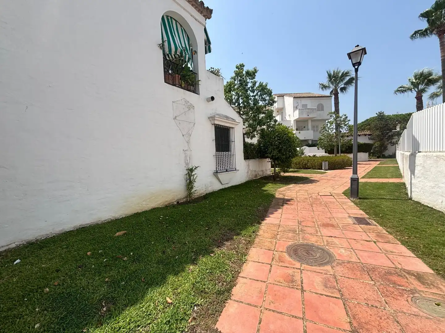 Jardí de Casa adosada en venda en Chiclana de la Frontera amb Jardí privat i Piscina comunitària