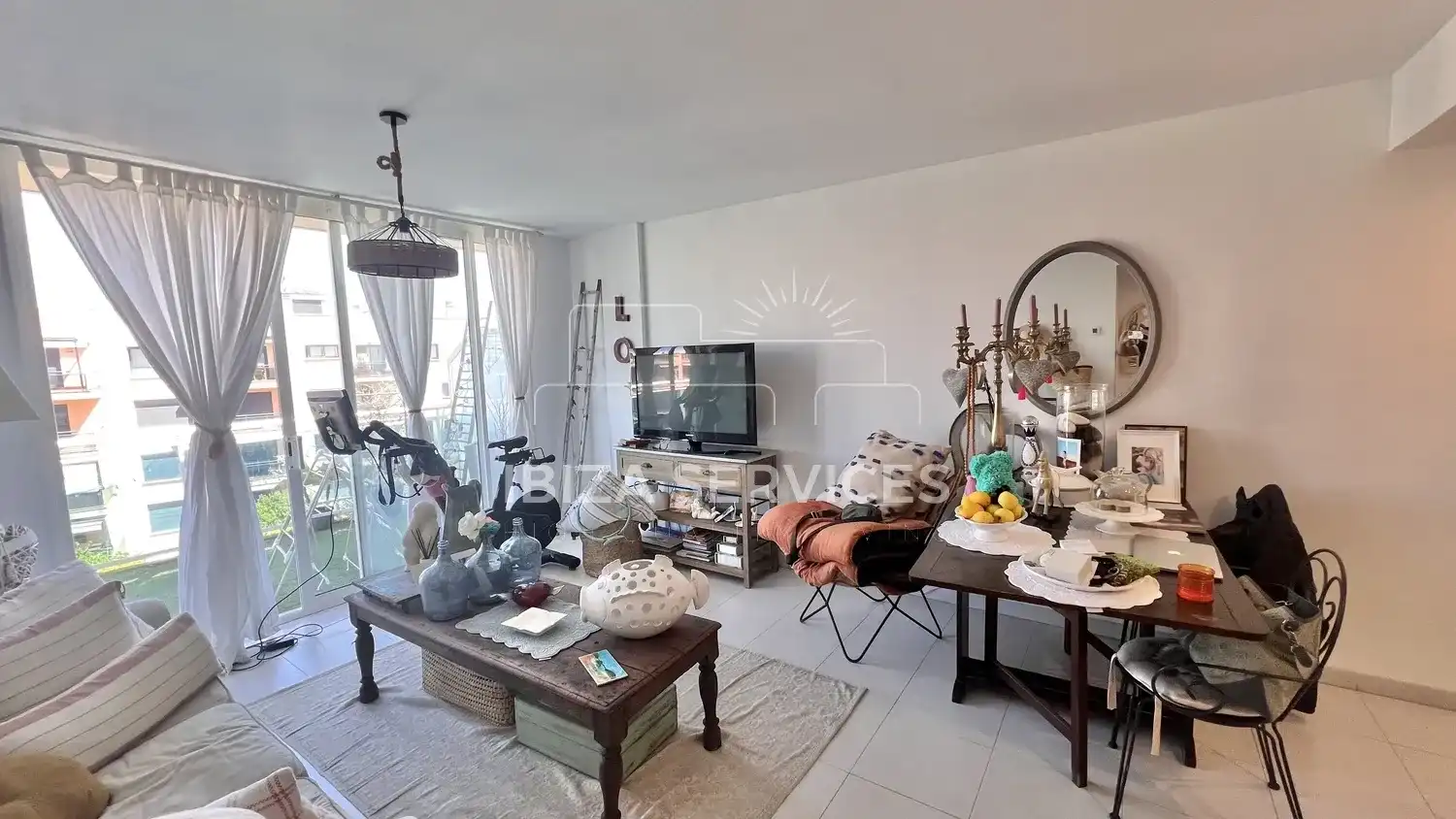 Sala d'estar de Pis en venda en Eivissa amb Aire condicionat, Jardí privat i Piscina