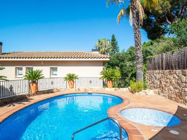 House with pool for sale in ARIES