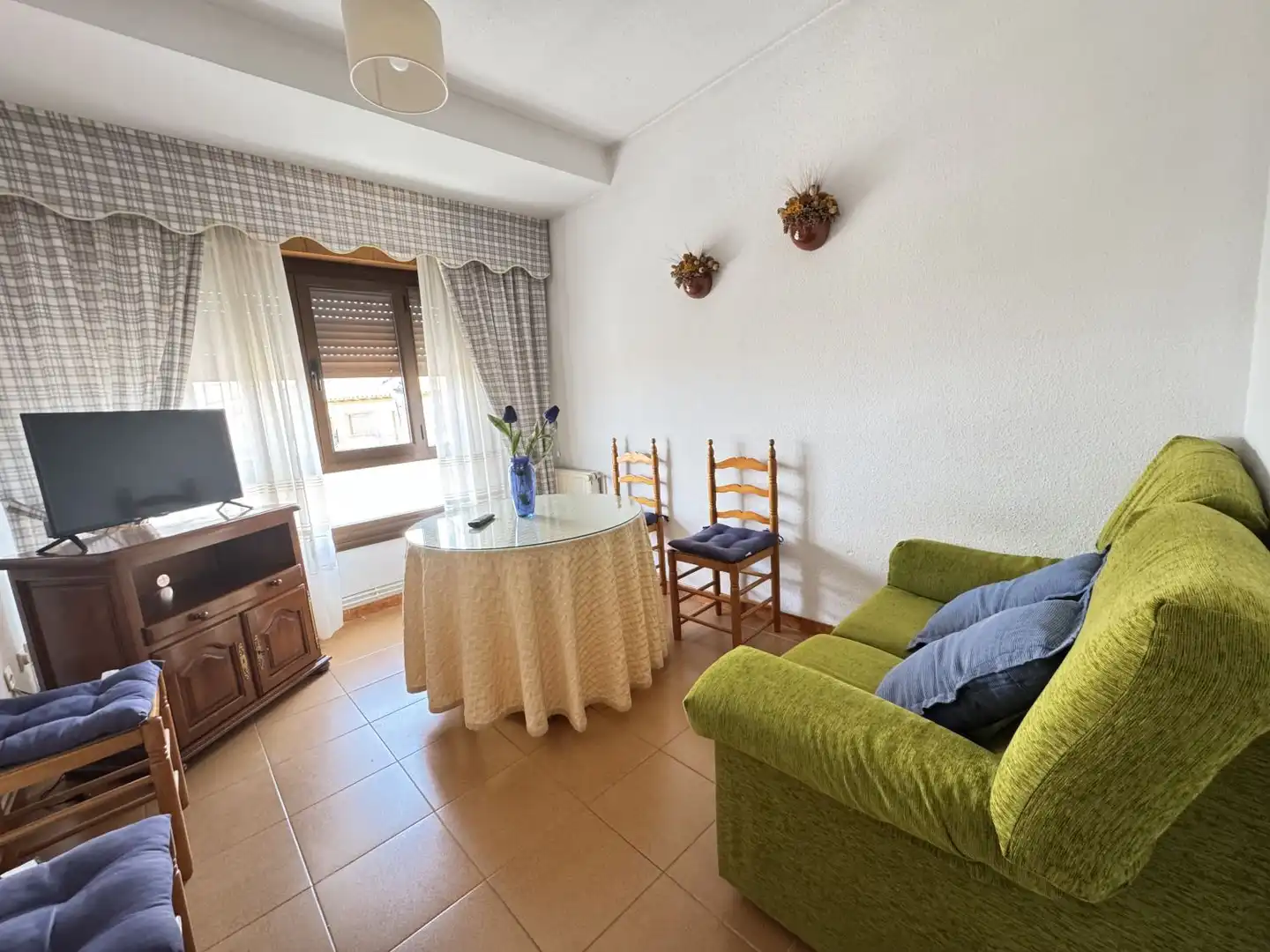 Sala de estar de Piso de alquiler en Cuerva con Aire acondicionado, Calefacción y Terraza