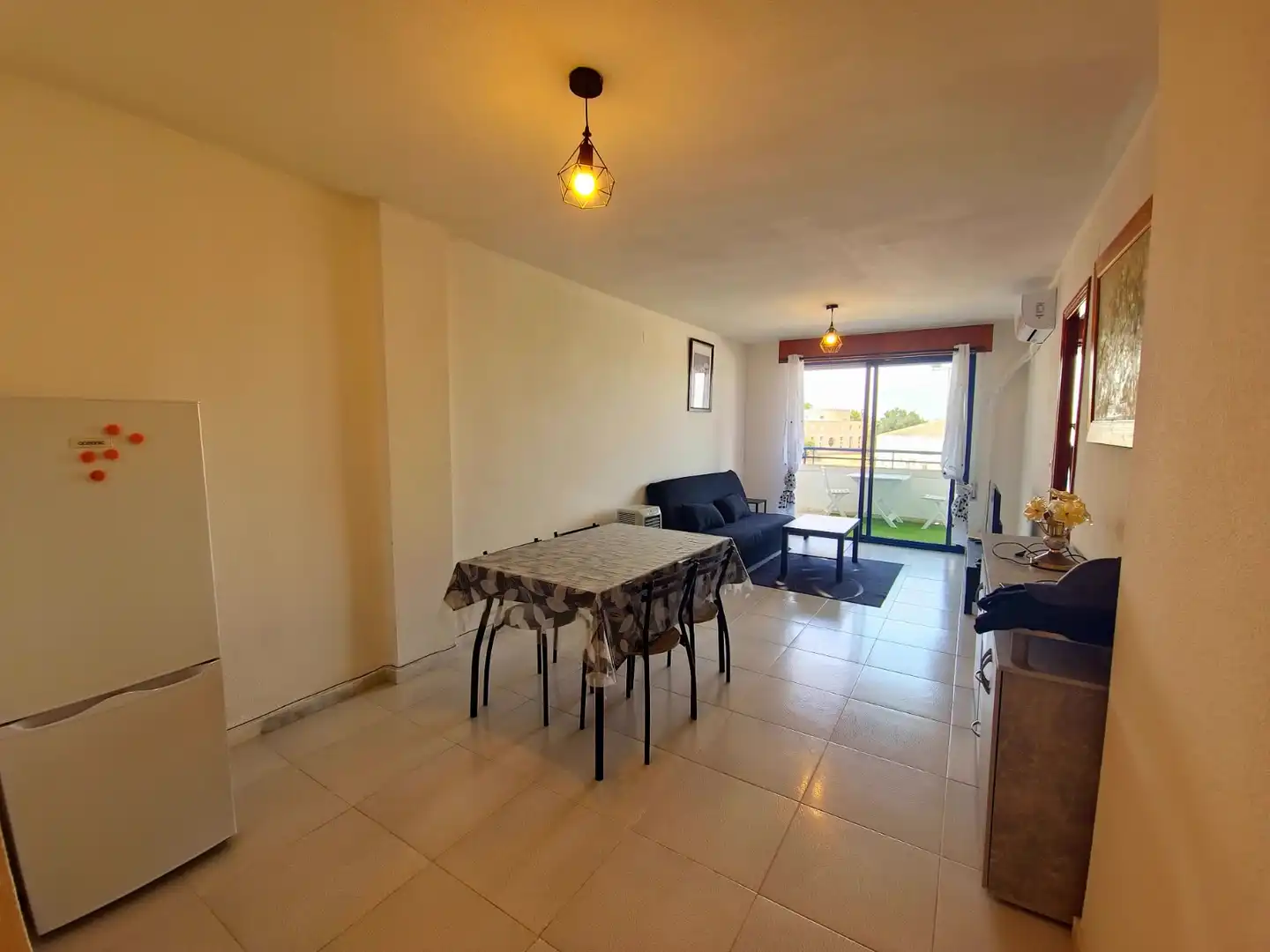 Sala d'estar de Pis de lloguer en Torrevieja amb Aire condicionat, Calefacció i Terrassa