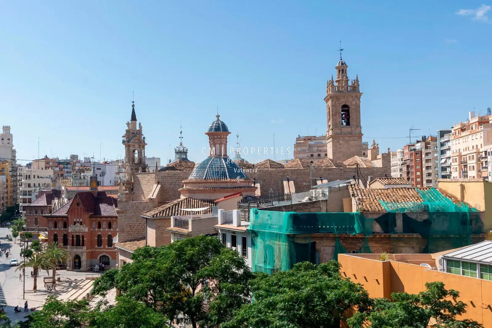 Àtic de lloguer a en Colom, El Mercat