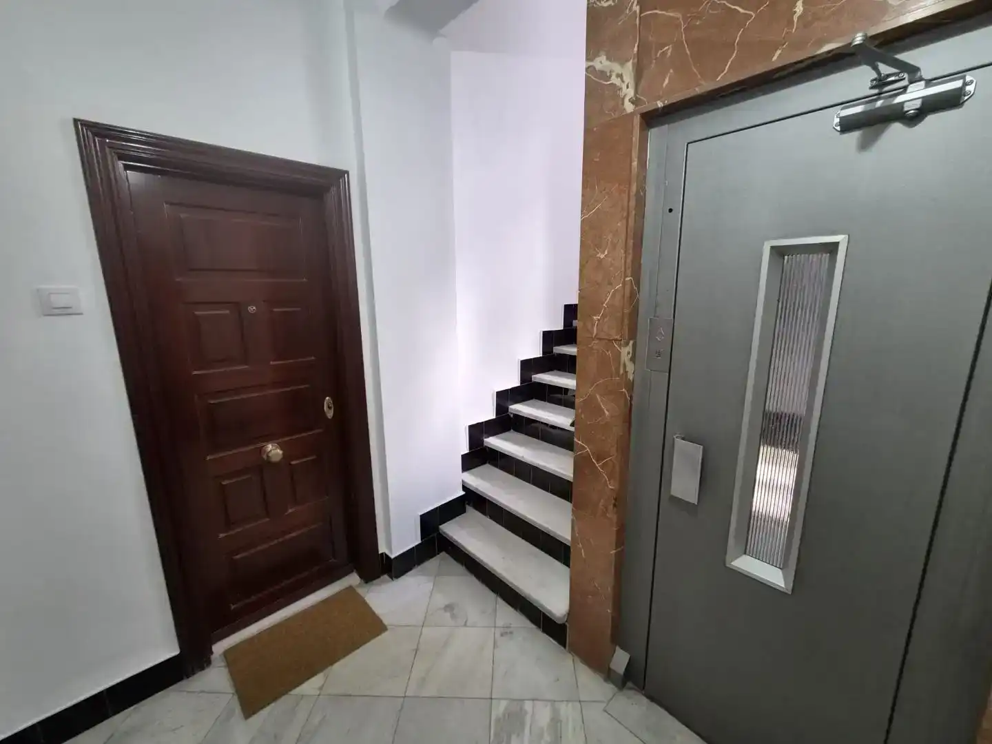 Wohnung zur Miete in  Sevilla Capital mit Klimaanlage