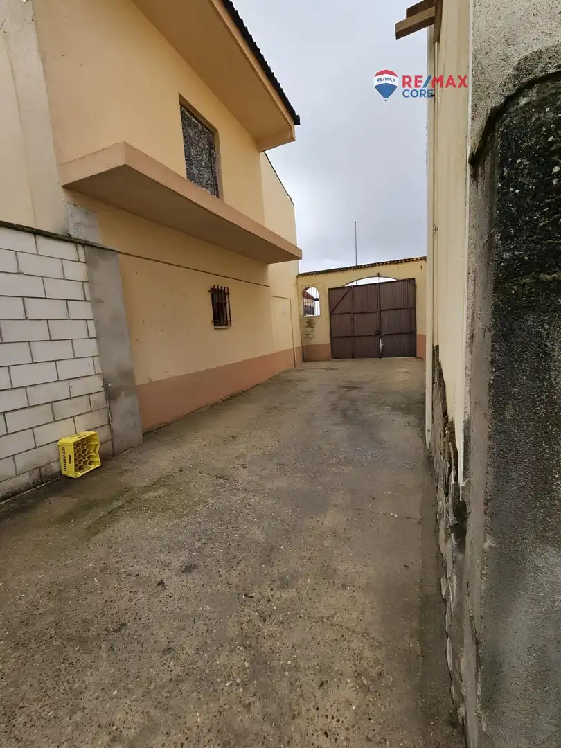 Parking de Casa o chalet en venta en Almoharín con Aire acondicionado, Calefacción y Jardín privado