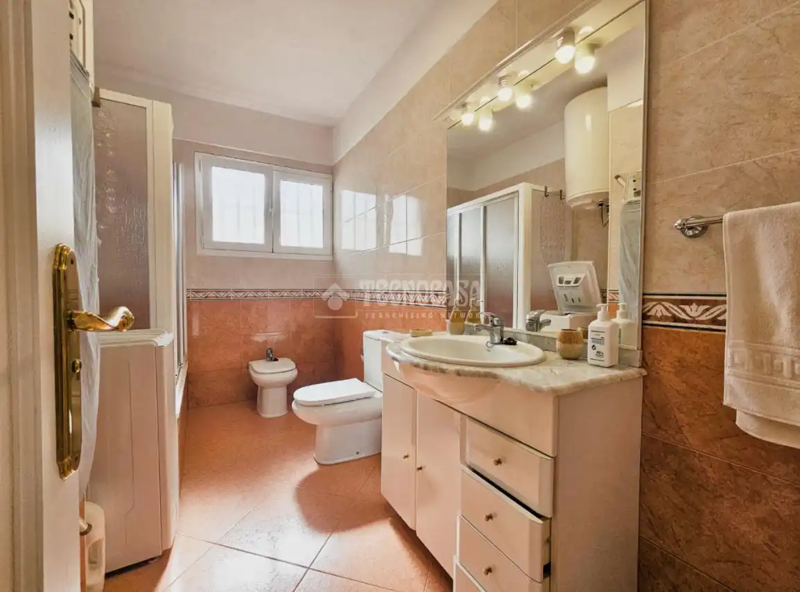 Bathroom of Houses for sale in La Orotava