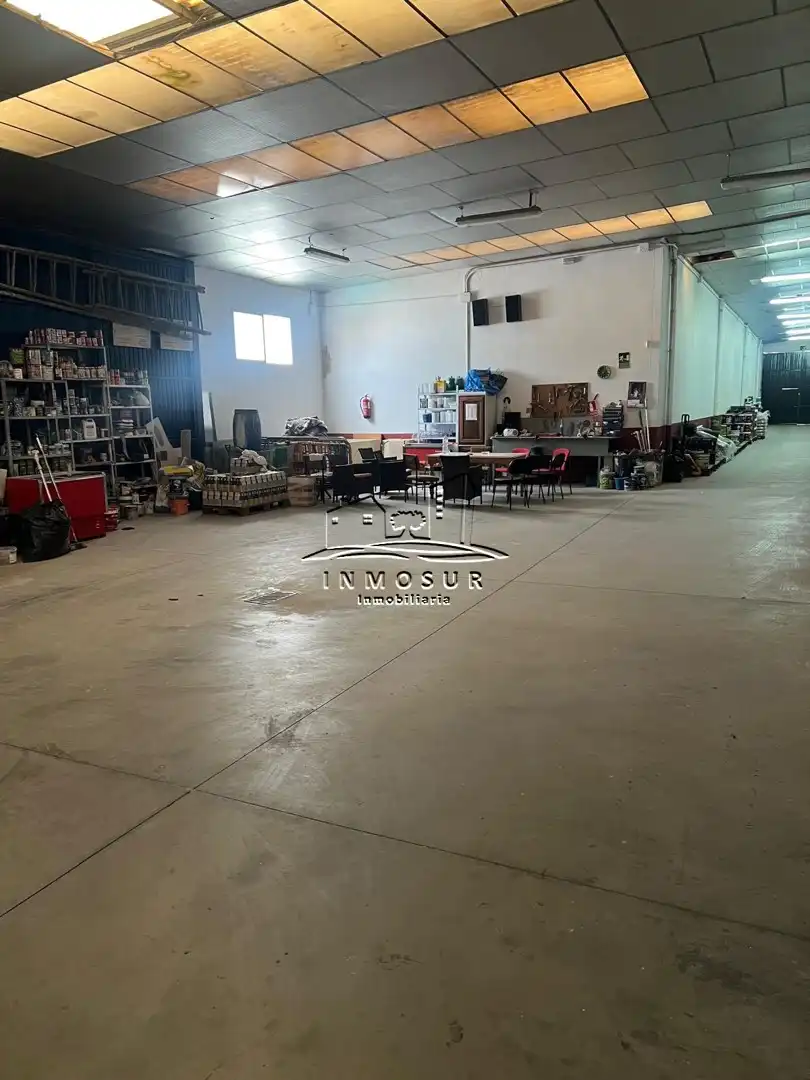 Industrial building for sale in Poleares