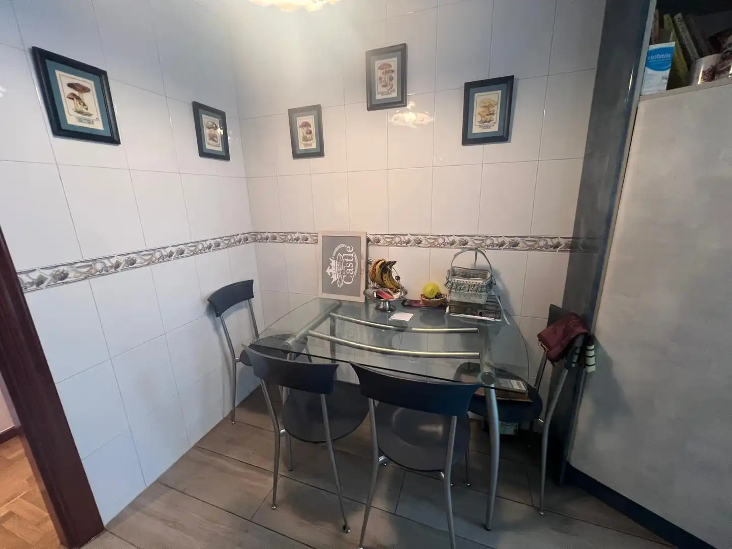 Cuina de Pis de lloguer en Gijón  amb Calefacció, Parquet i Moblat