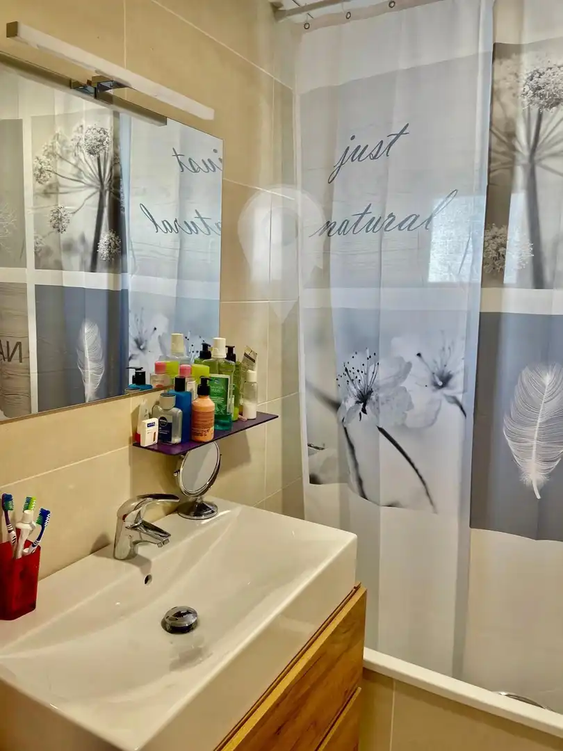 Badezimmer von Wohnung zum Verkauf in Llançà mit Klimaanlage, Heizung und Abstellraum