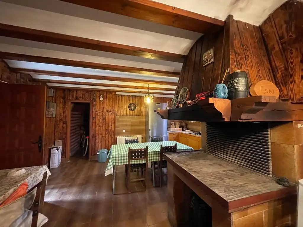 Cuina de Casa o xalet en venda en Castañares de Rioja amb Calefacció, Jardí privat i Parquet