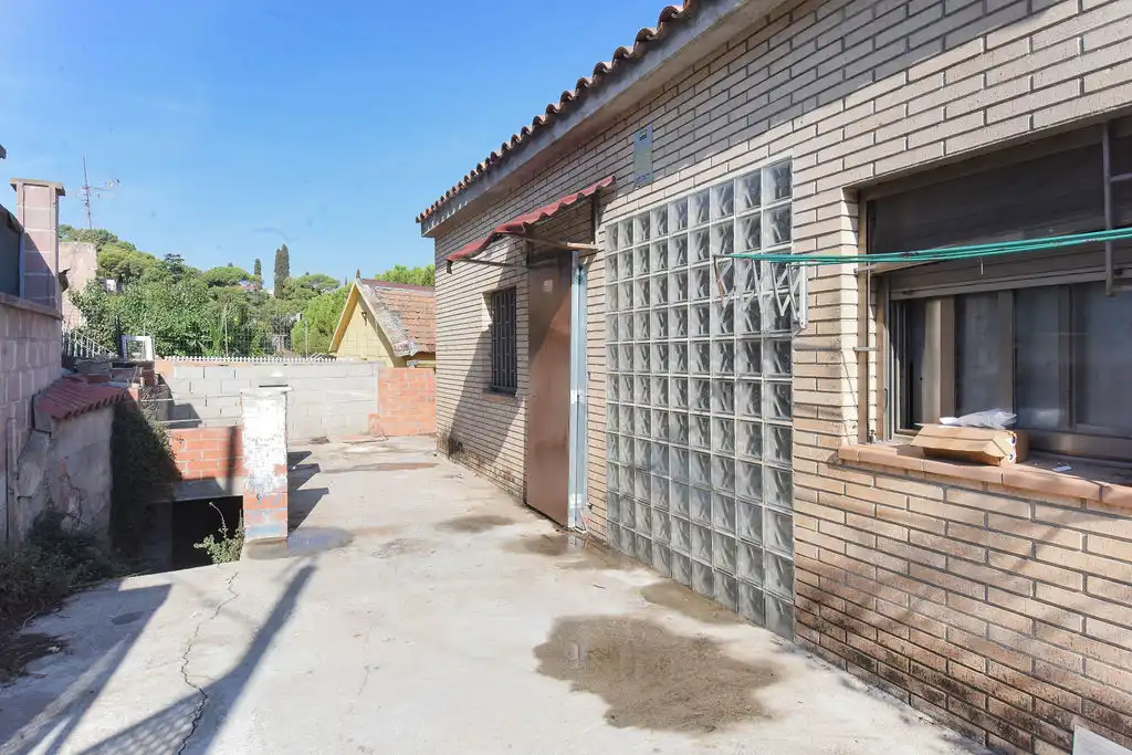 Vista exterior de Casa o xalet en venda en Barcelona