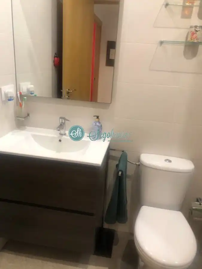 Badezimmer von Wohnung zum Verkauf in Segovia mit Heizung, Terrasse und Abstellraum