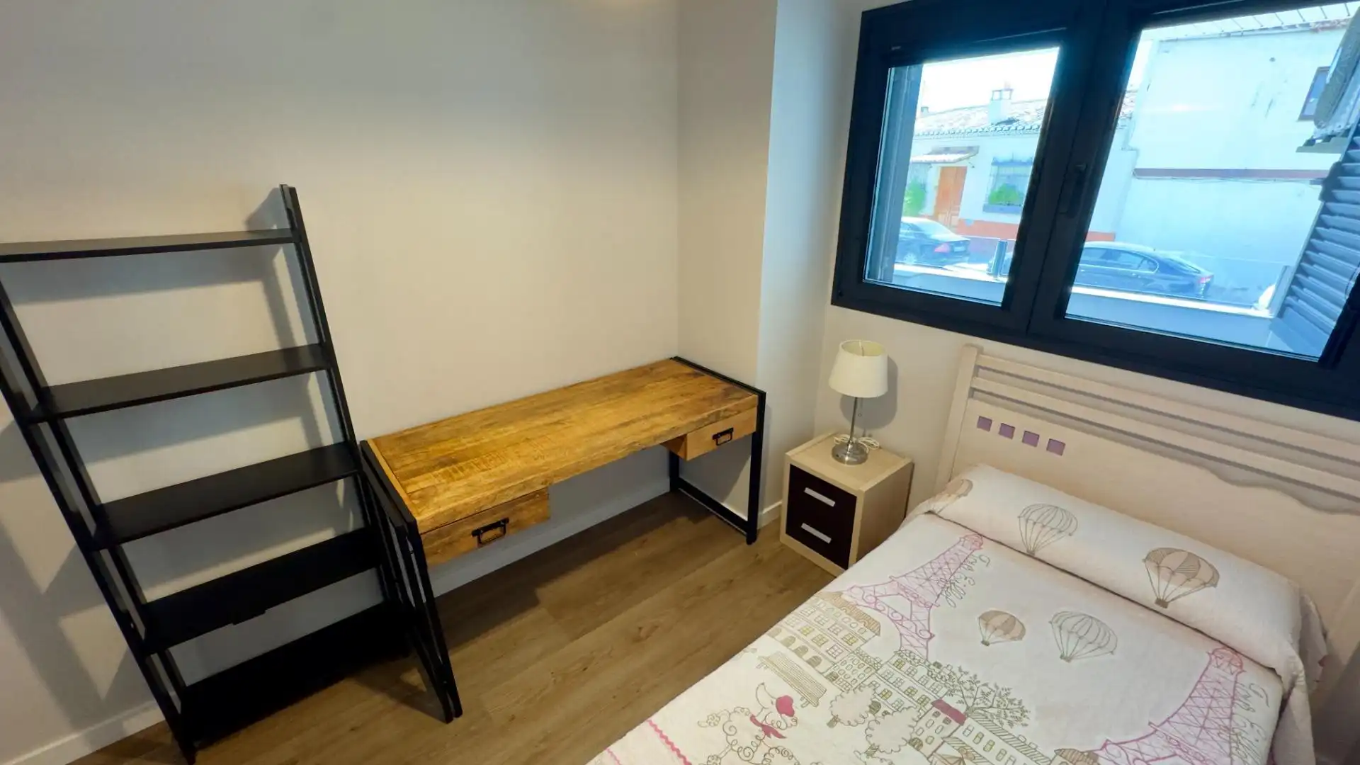 Bedroom of Flat for rent in Granada  with Air Conditioner, Heating and Terrace