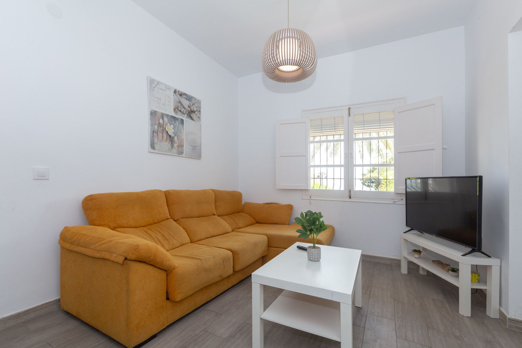 Living room of Planta baja for sale in Estepona