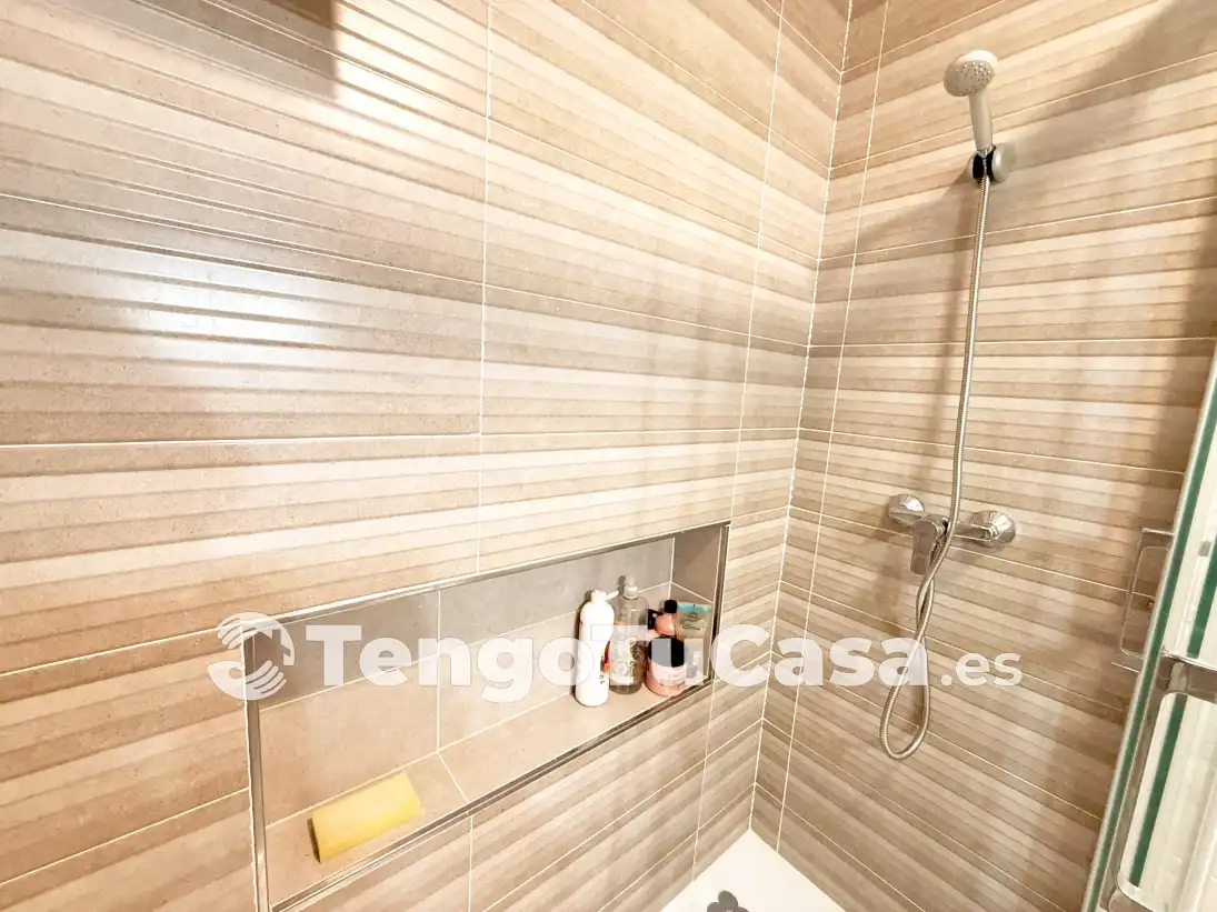 Bathroom of Flat for rent in Madrid  with Heating, Furnished and Oven
